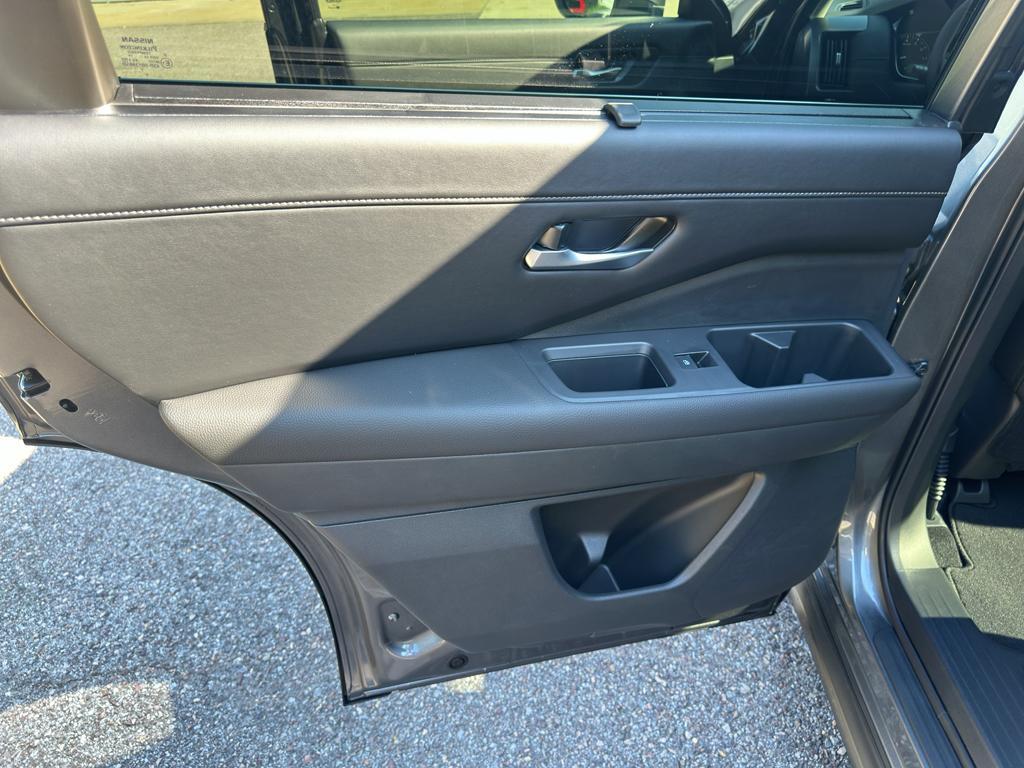 new 2025 Nissan Pathfinder car, priced at $43,865