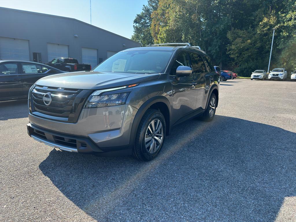 new 2025 Nissan Pathfinder car, priced at $43,865