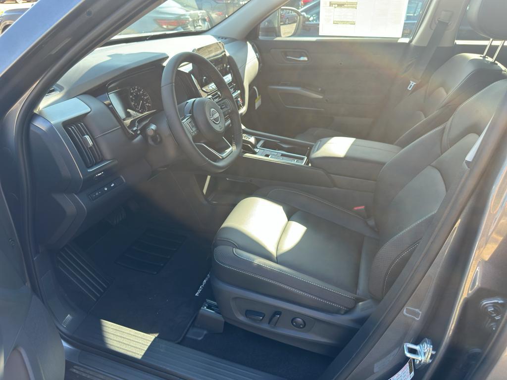 new 2025 Nissan Pathfinder car, priced at $43,865