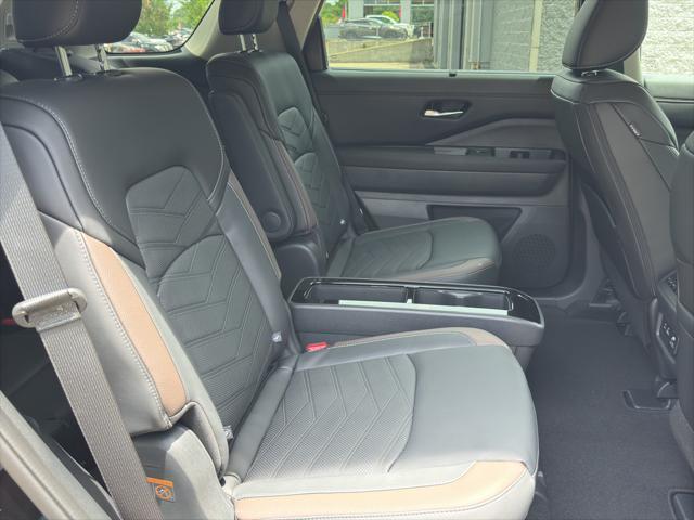 new 2025 Nissan Pathfinder car, priced at $51,610