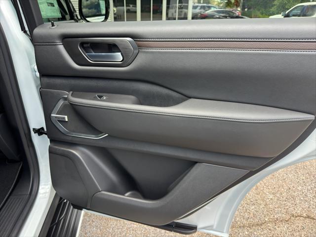 new 2025 Nissan Armada car, priced at $81,390