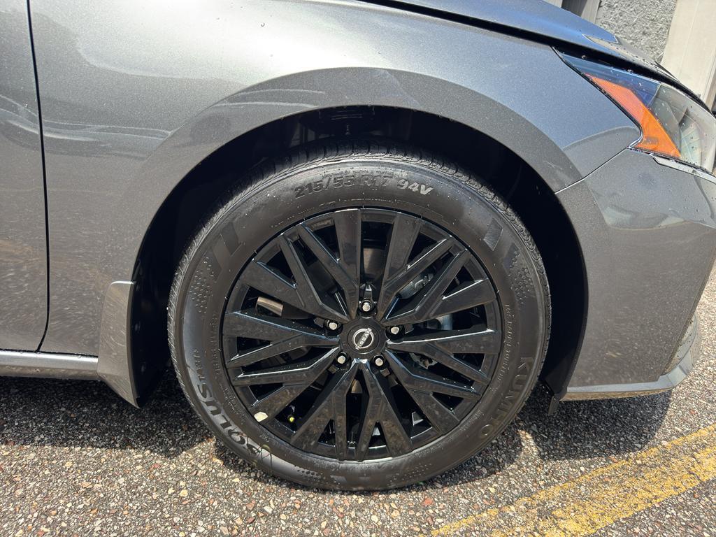 new 2025 Nissan Altima car, priced at $30,695