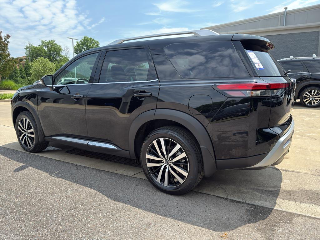 new 2025 Nissan Pathfinder car, priced at $52,401