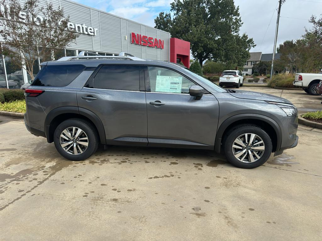 new 2025 Nissan Pathfinder car, priced at $41,290