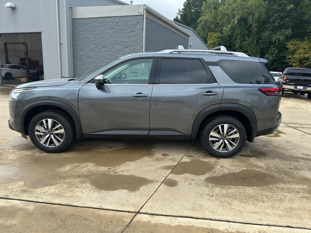 new 2025 Nissan Pathfinder car, priced at $41,290