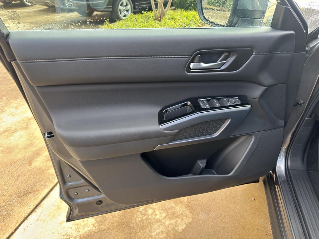 new 2025 Nissan Pathfinder car, priced at $41,290