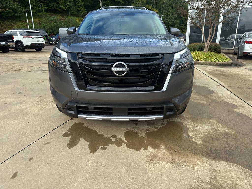 new 2025 Nissan Pathfinder car, priced at $41,290
