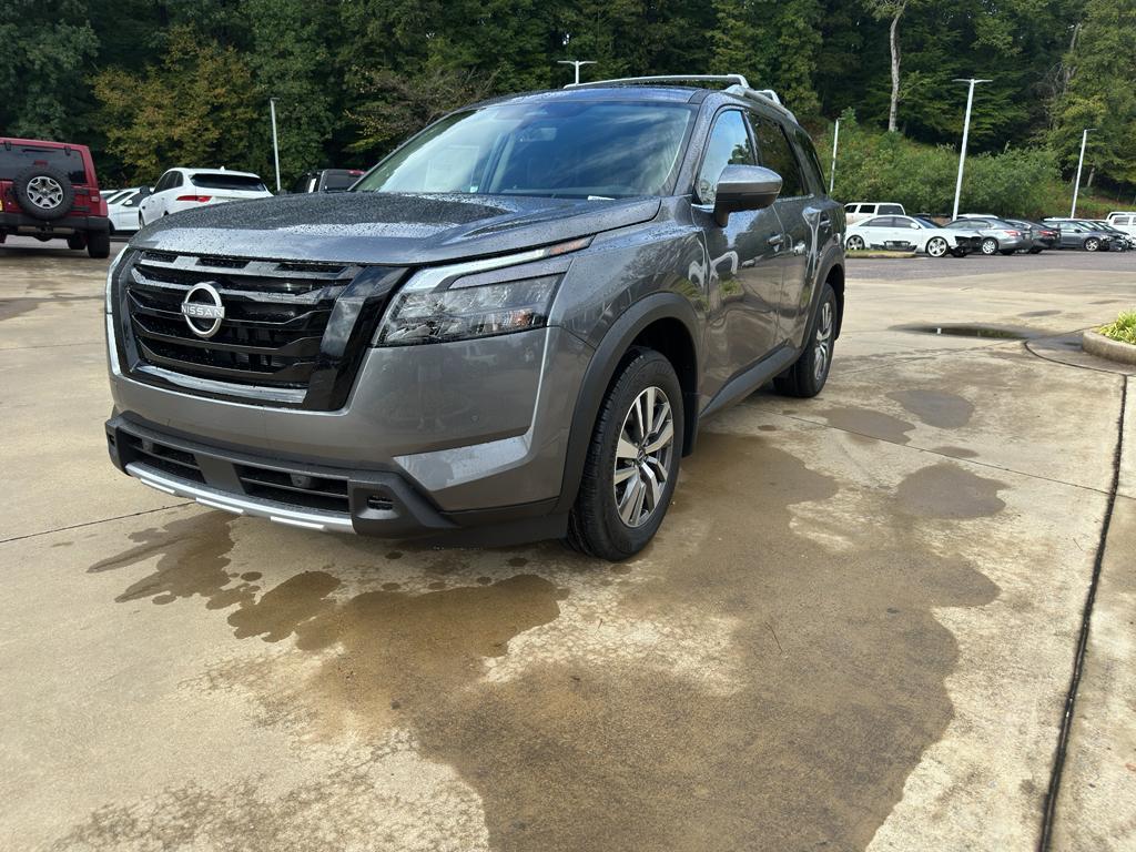 new 2025 Nissan Pathfinder car, priced at $41,290