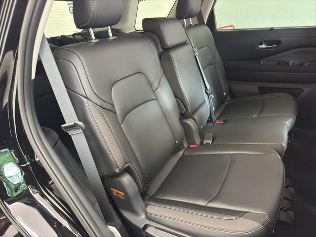 new 2025 Nissan Pathfinder car, priced at $45,735