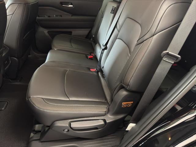 new 2025 Nissan Pathfinder car, priced at $45,735