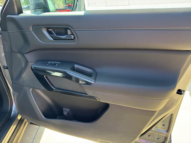 new 2025 Nissan Pathfinder car, priced at $42,145