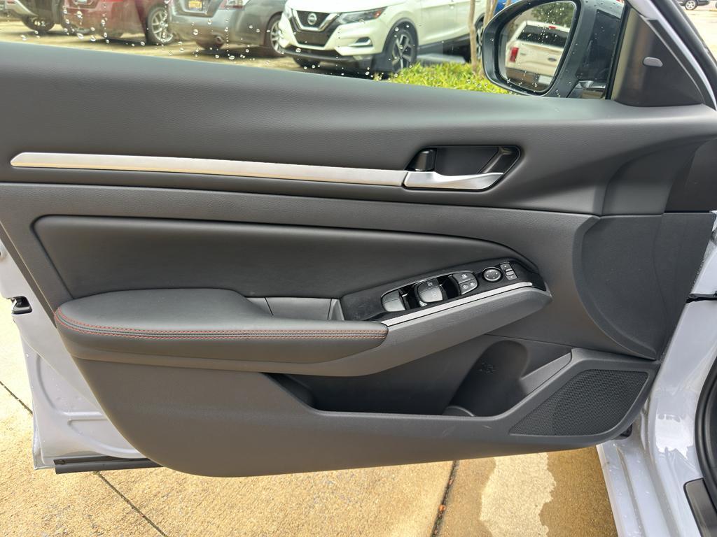 new 2025 Nissan Altima car, priced at $30,290