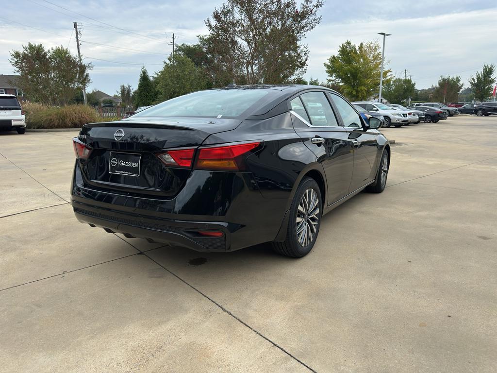 new 2025 Nissan Altima car, priced at $27,990