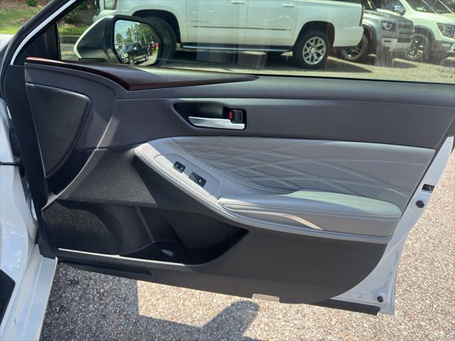 used 2020 Toyota Avalon Hybrid car, priced at $27,690