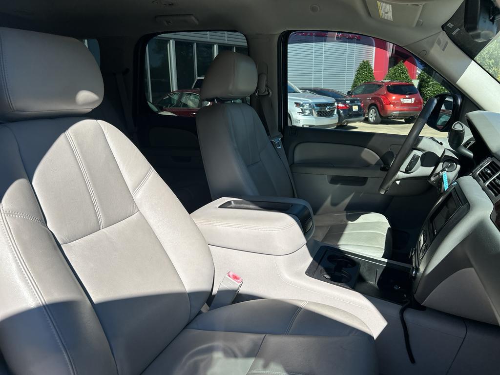 used 2013 GMC Yukon car, priced at $12,990