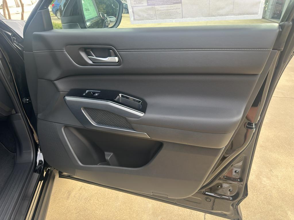 new 2025 Nissan Pathfinder car, priced at $44,990