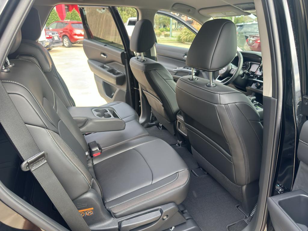 new 2025 Nissan Pathfinder car, priced at $44,990