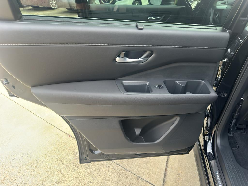 new 2025 Nissan Pathfinder car, priced at $44,990