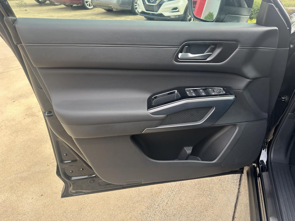 new 2025 Nissan Pathfinder car, priced at $44,990