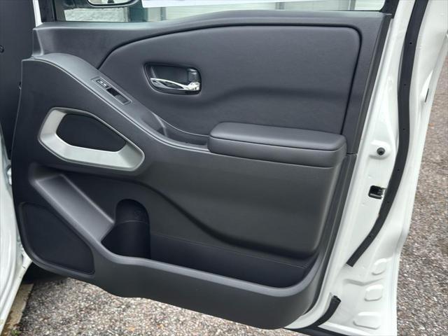 new 2025 Nissan Frontier car, priced at $39,682