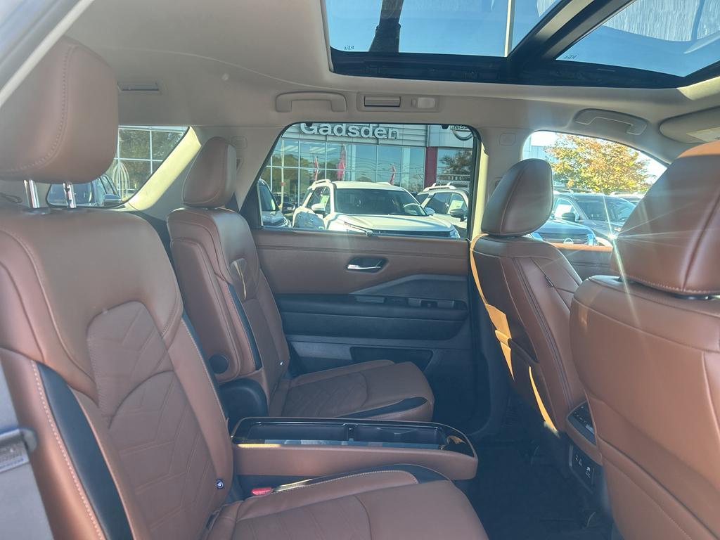 new 2025 Nissan Pathfinder car, priced at $52,830