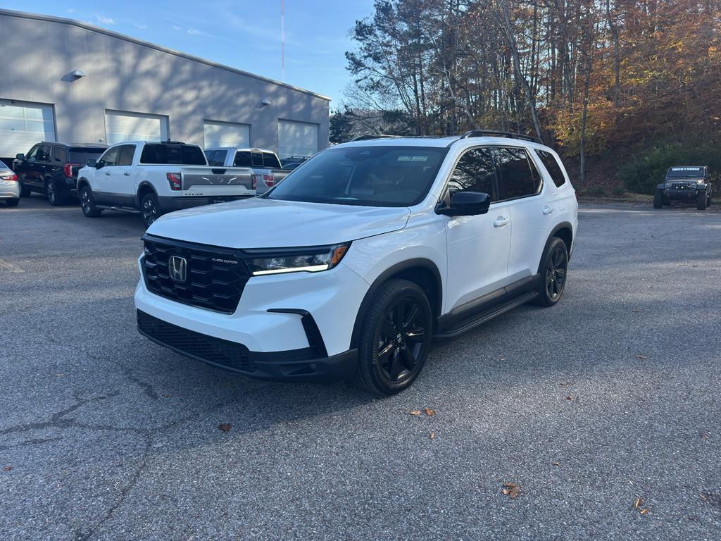 used 2025 Honda Pilot car, priced at $49,490