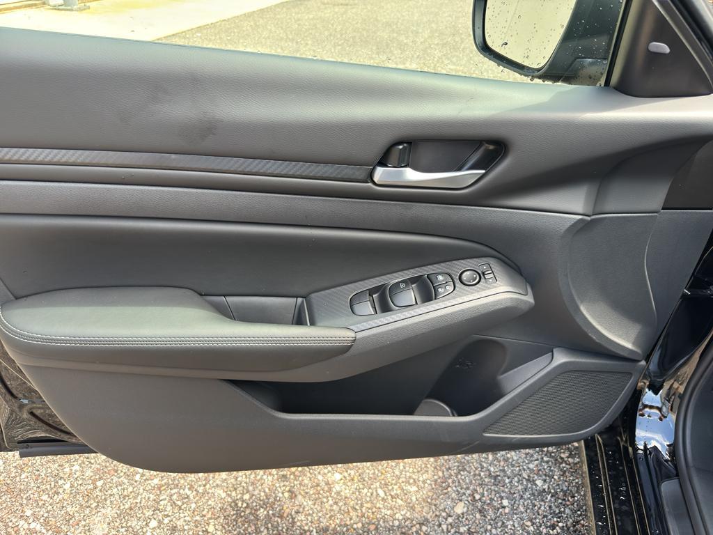 new 2025 Nissan Altima car, priced at $28,880