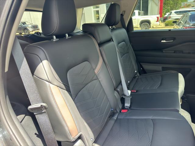 new 2025 Nissan Pathfinder car, priced at $50,285