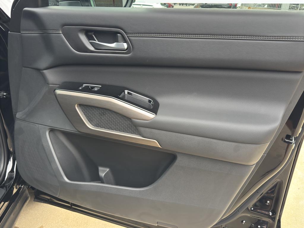 new 2025 Nissan Pathfinder car, priced at $50,835