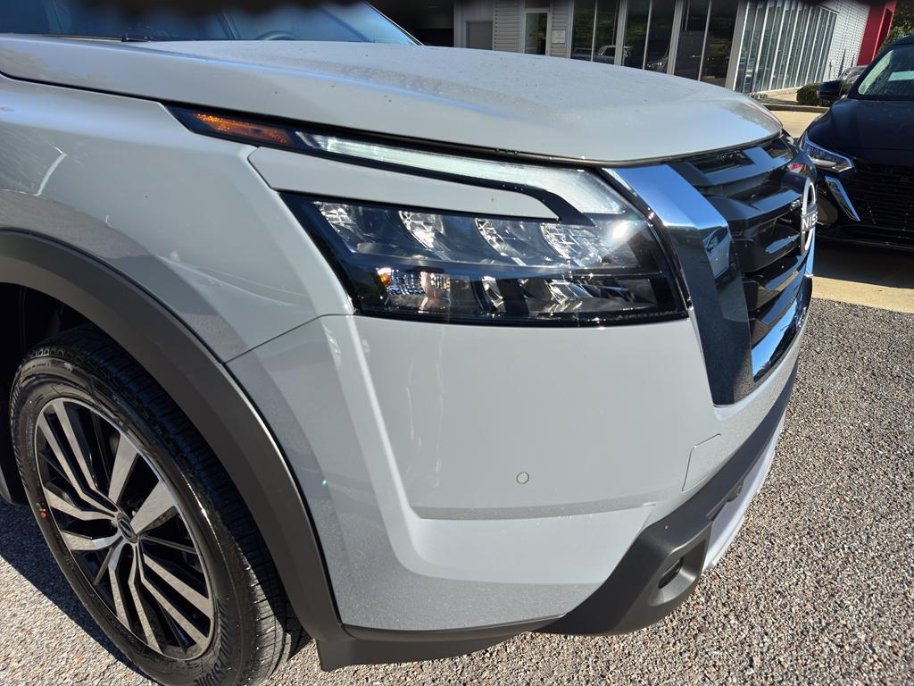 new 2025 Nissan Pathfinder car, priced at $50,750