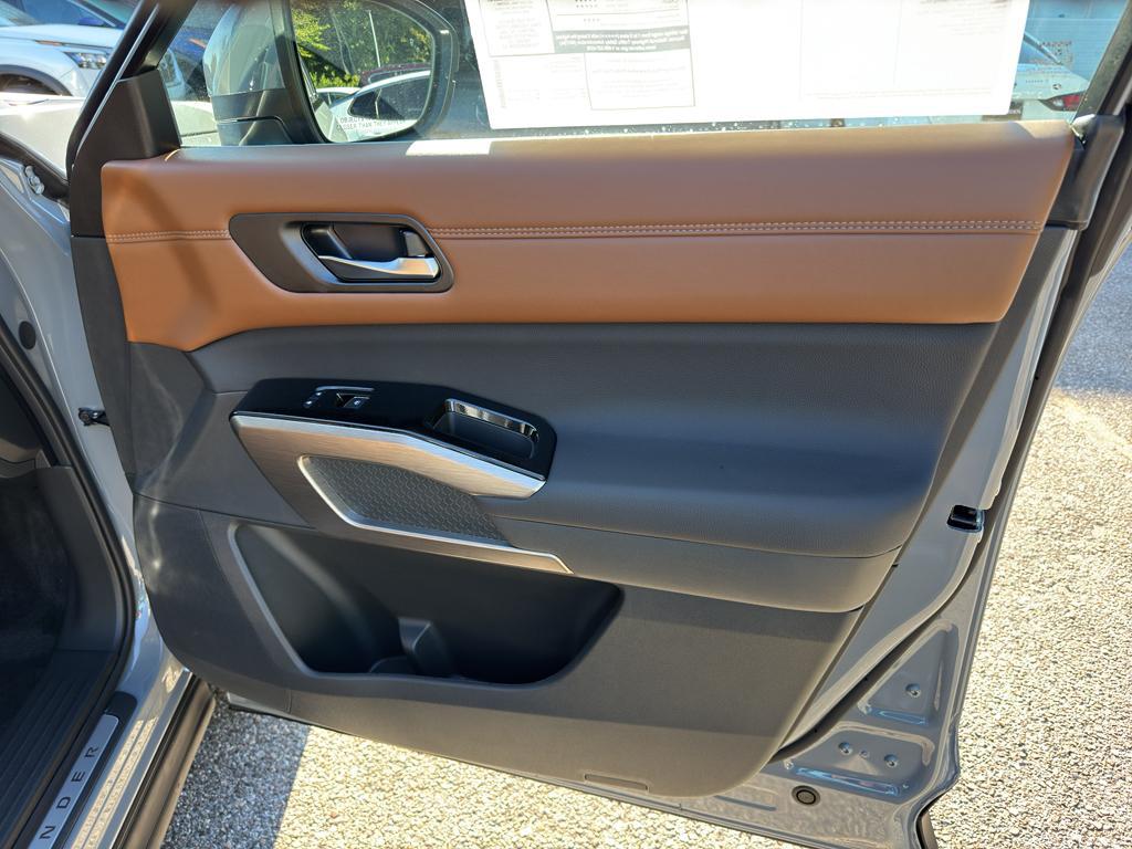 new 2025 Nissan Pathfinder car, priced at $50,750