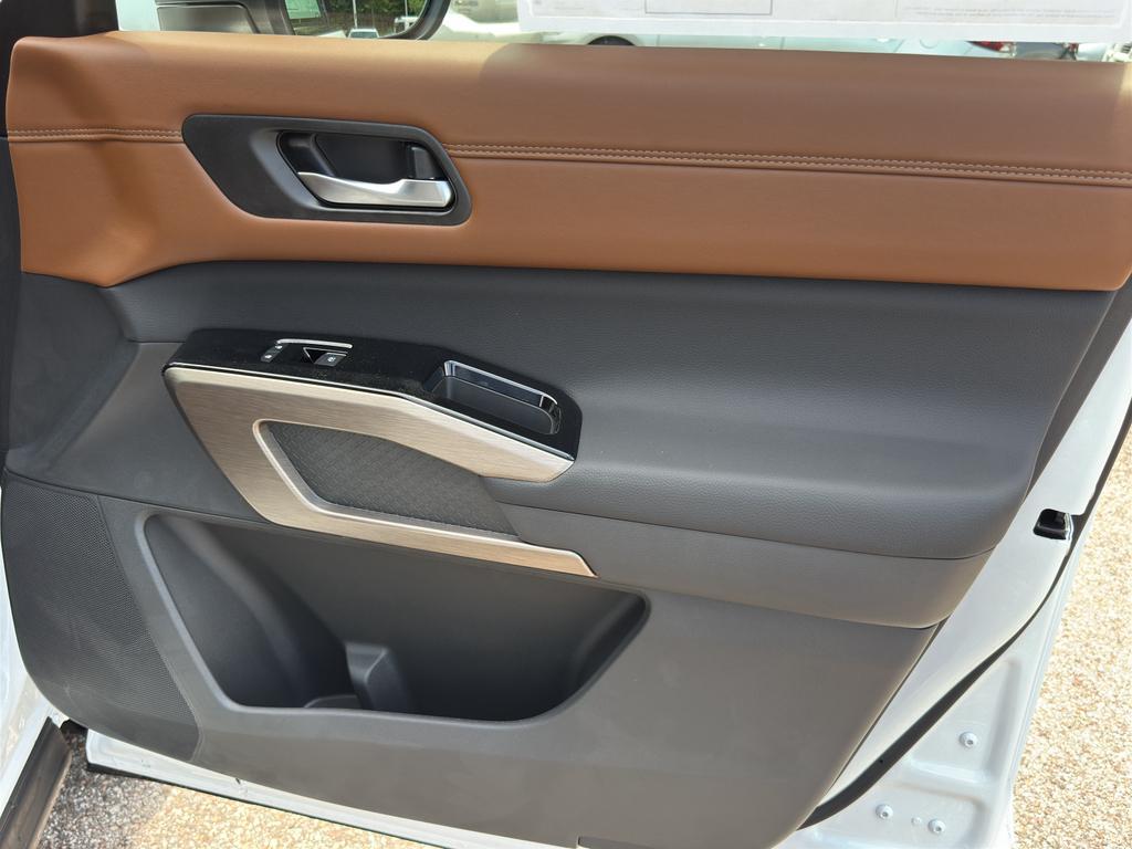 new 2025 Nissan Pathfinder car, priced at $52,060