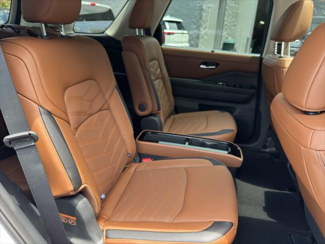 new 2025 Nissan Pathfinder car, priced at $52,060