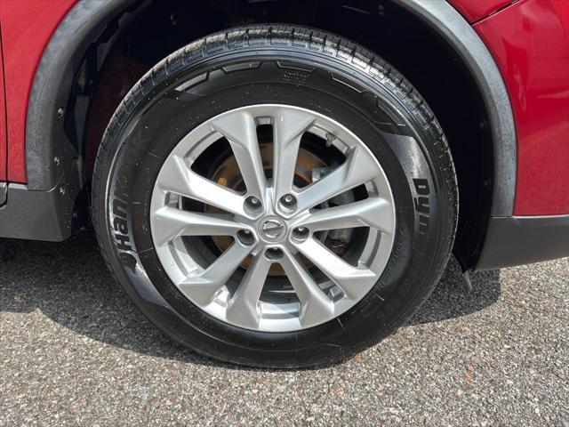 used 2015 Nissan Rogue car, priced at $12,988