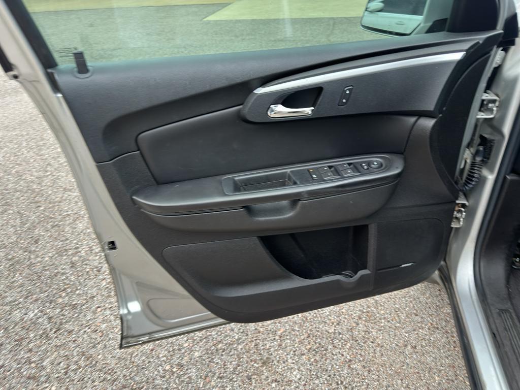 used 2011 Chevrolet Traverse car, priced at $4,990