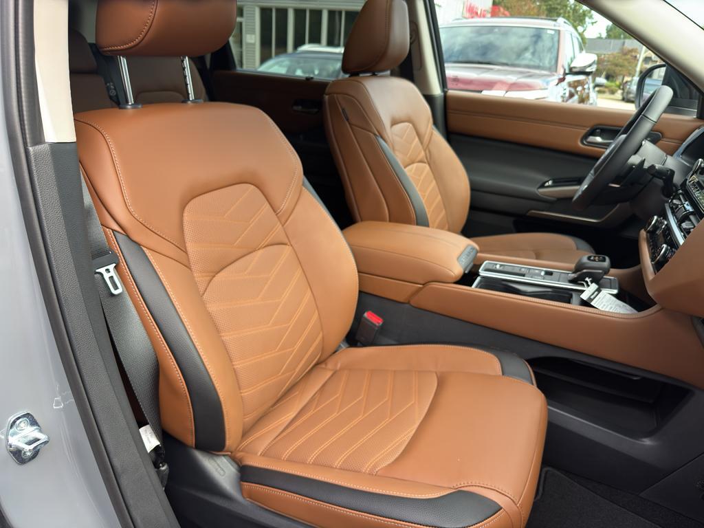 new 2025 Nissan Pathfinder car, priced at $51,300