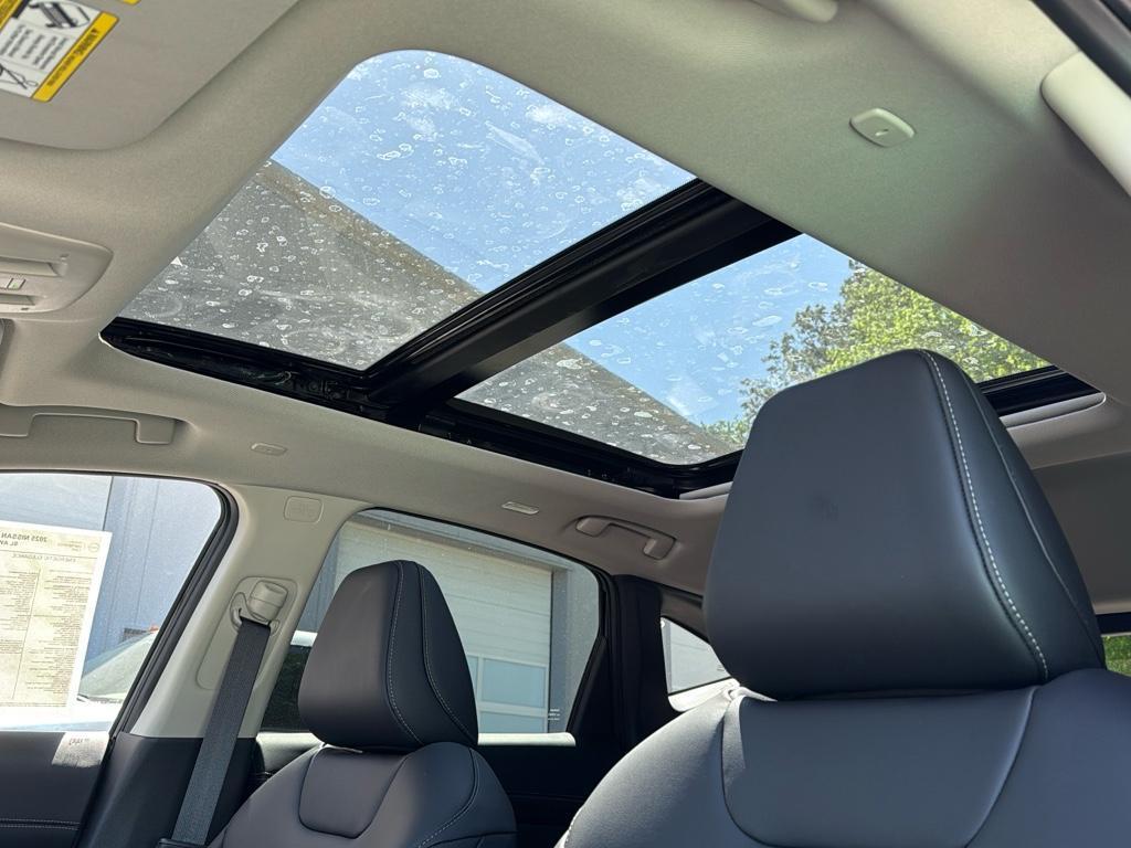 new 2025 Nissan Murano car, priced at $45,990