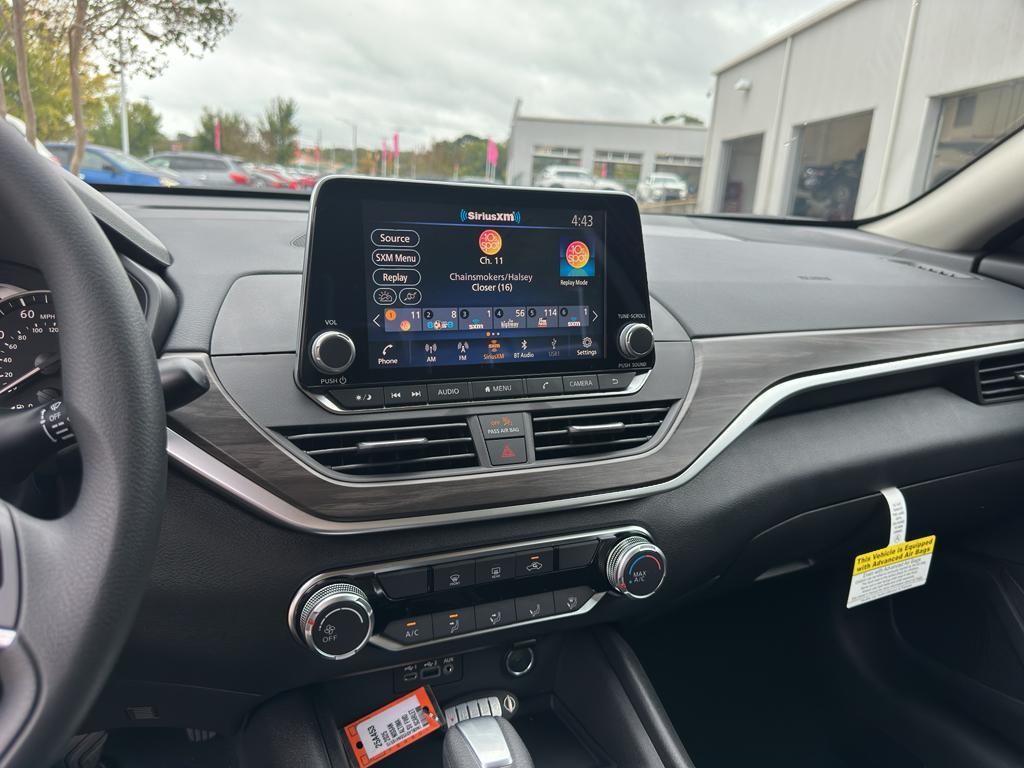 new 2025 Nissan Altima car, priced at $27,990