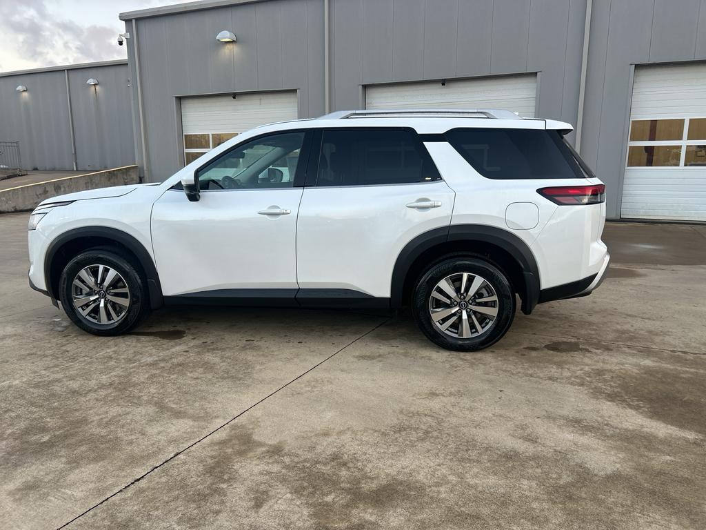 new 2025 Nissan Pathfinder car, priced at $44,990
