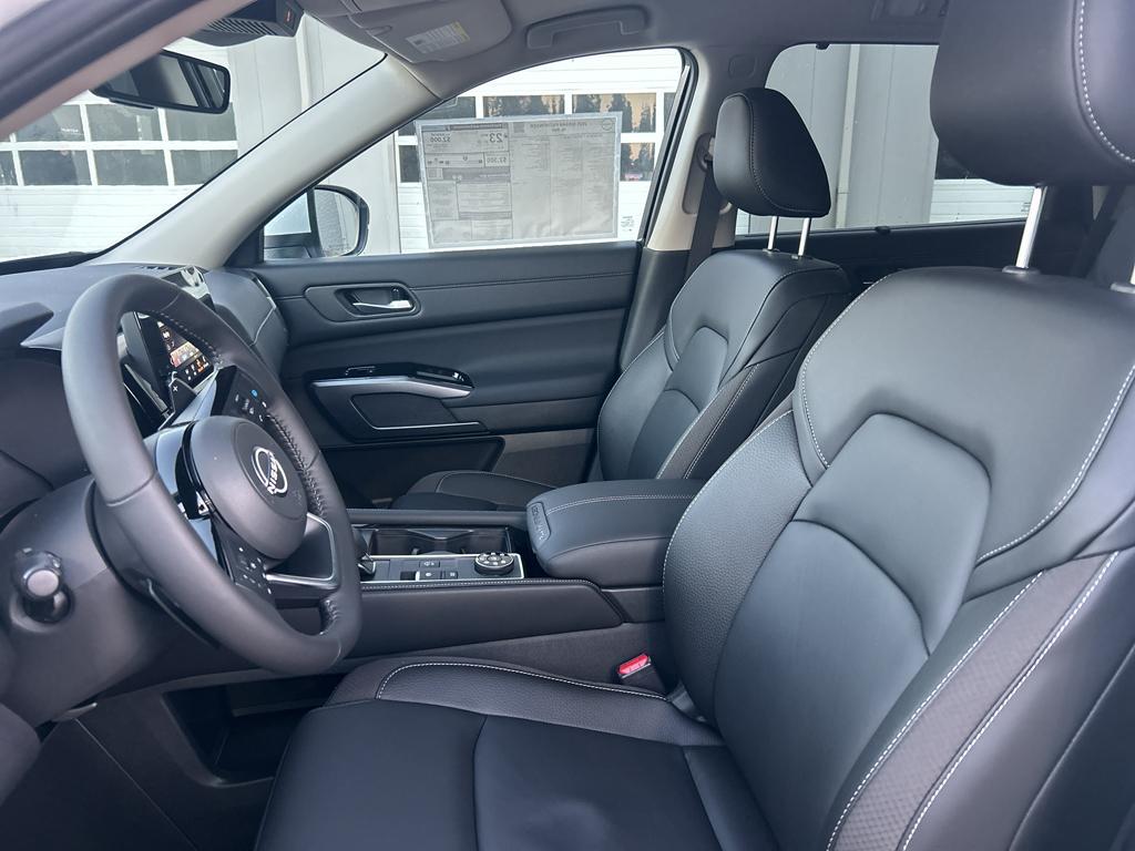 new 2025 Nissan Pathfinder car, priced at $44,990
