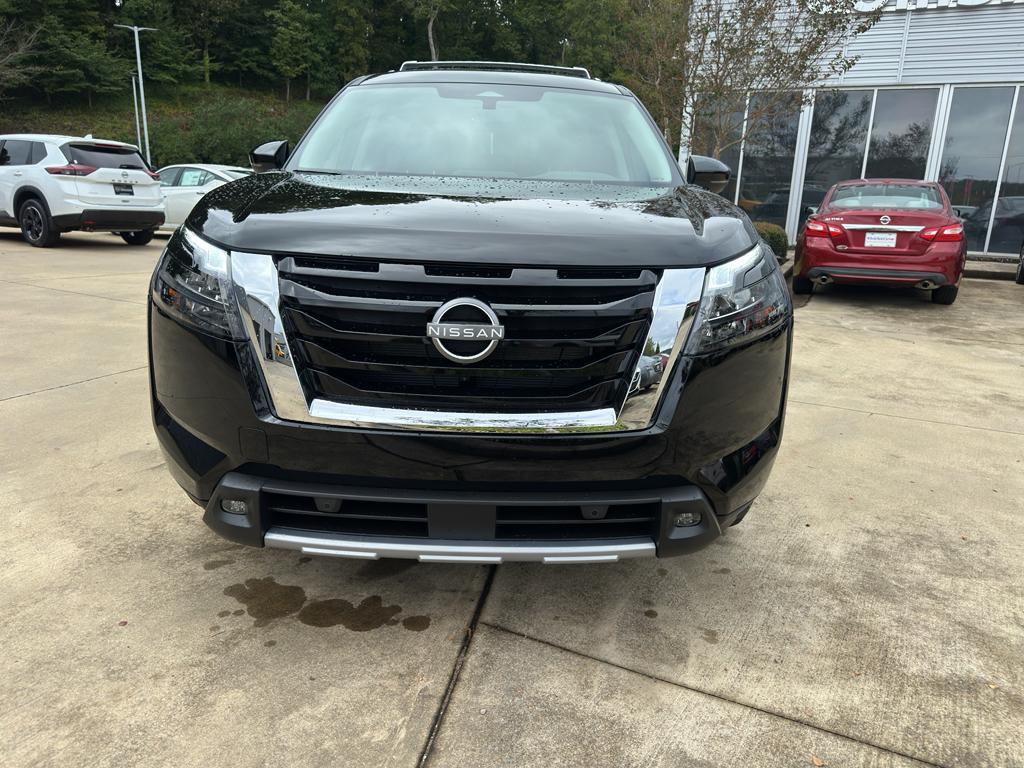 new 2025 Nissan Pathfinder car, priced at $41,990