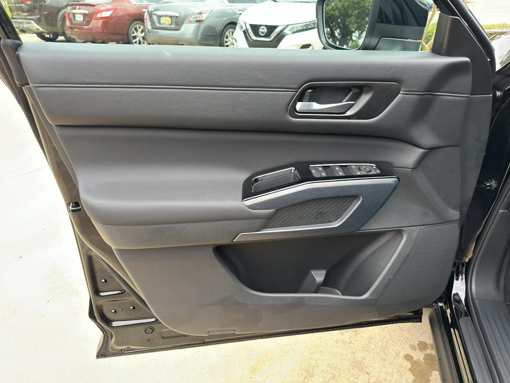 new 2025 Nissan Pathfinder car, priced at $41,990