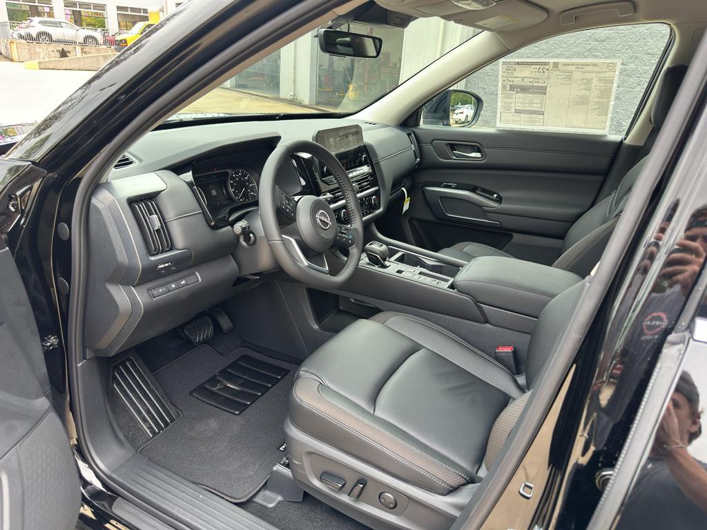 new 2025 Nissan Pathfinder car, priced at $41,990