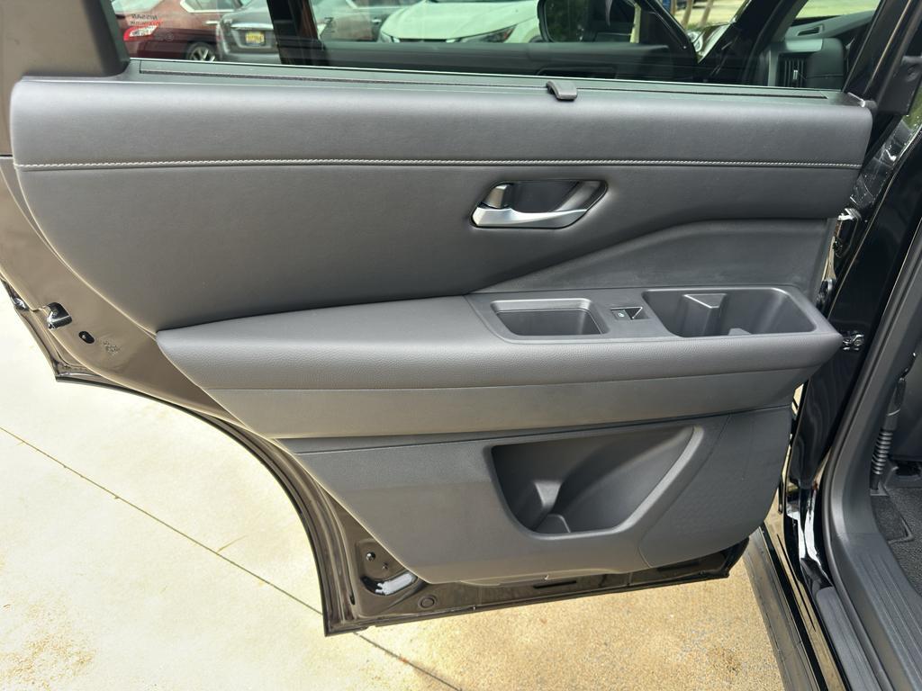 new 2025 Nissan Pathfinder car, priced at $41,990