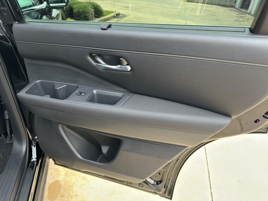 new 2025 Nissan Pathfinder car, priced at $41,990