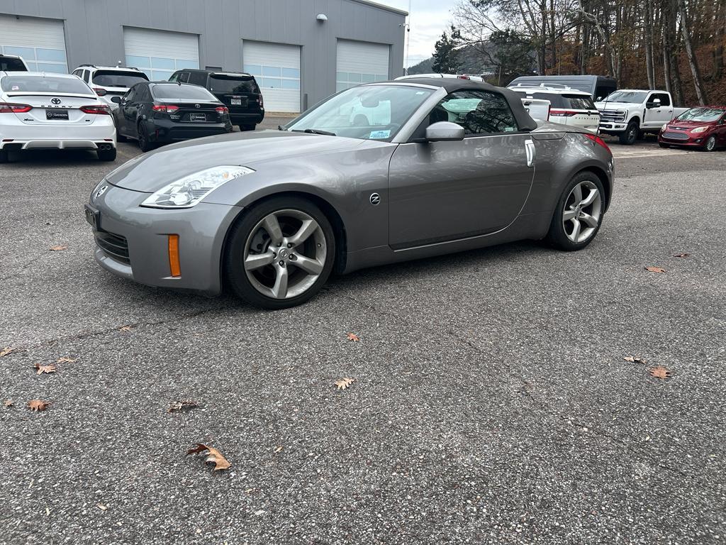 used 2008 Nissan 350Z car, priced at $10,900