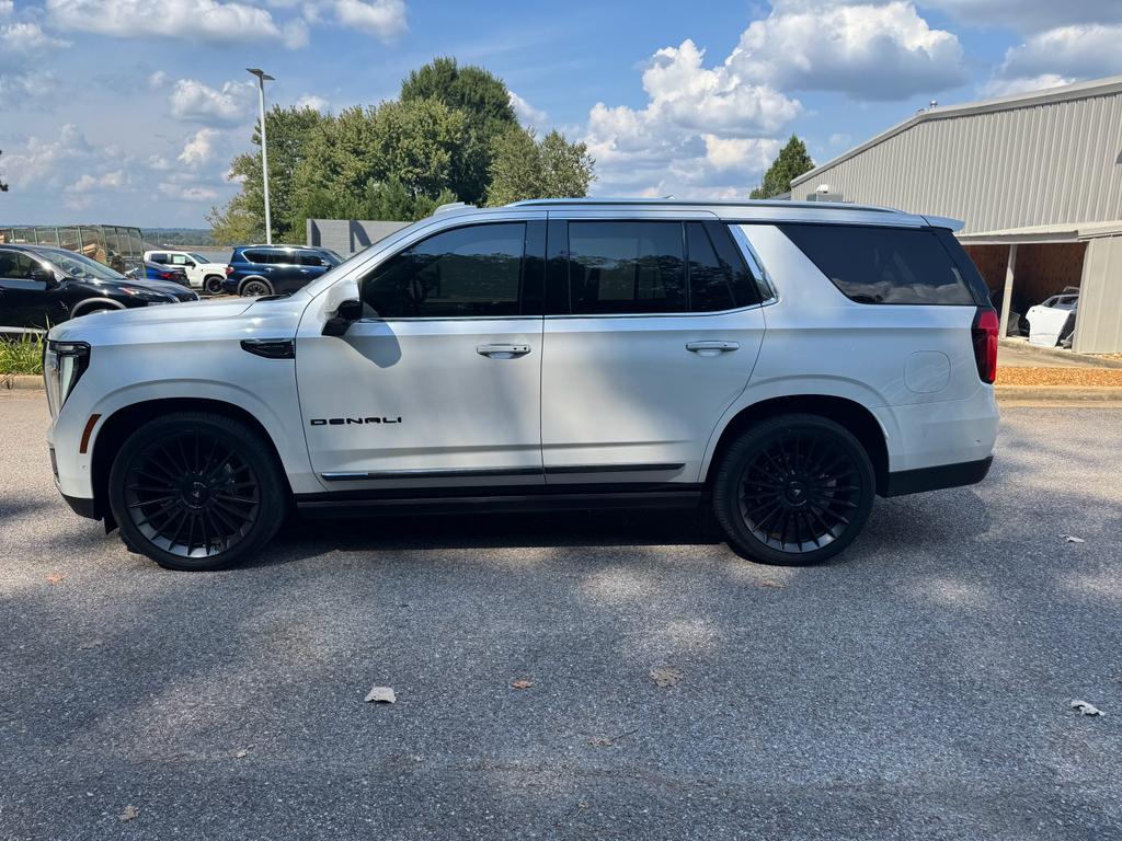 used 2025 GMC Yukon car, priced at $104,900
