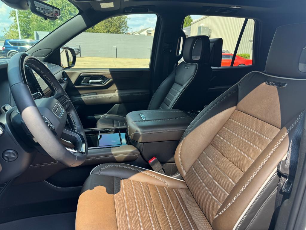 used 2025 GMC Yukon car, priced at $104,900