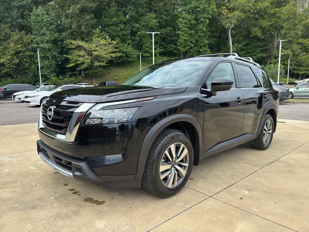 new 2025 Nissan Pathfinder car, priced at $43,380