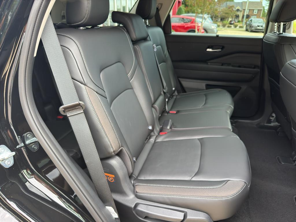 new 2025 Nissan Pathfinder car, priced at $43,380